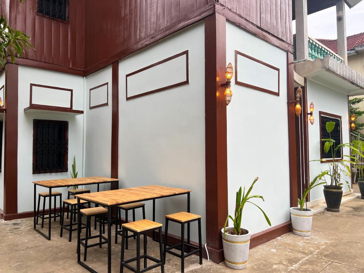 Lotus Blanc Homestay Battambang Exterior photo