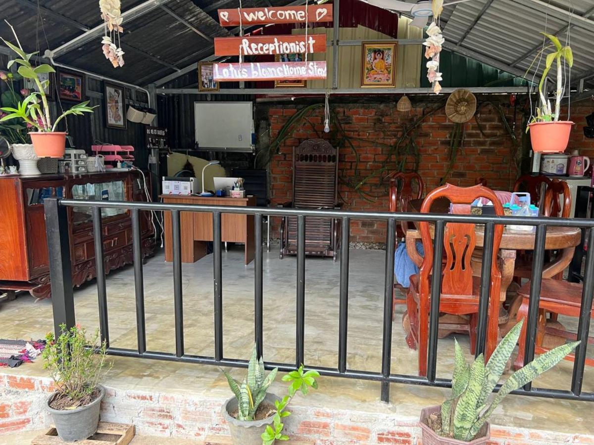 Lotus Blanc Homestay Battambang Exterior photo