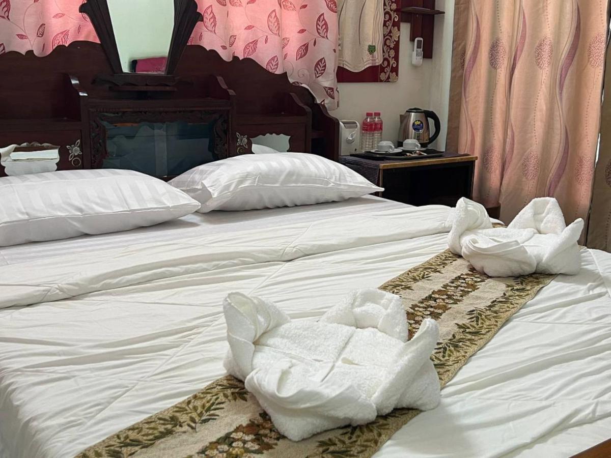 Lotus Blanc Homestay Battambang Exterior photo
