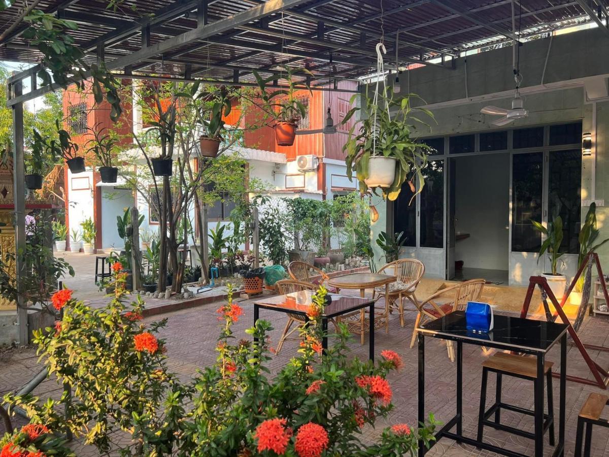 Lotus Blanc Homestay Battambang Exterior photo